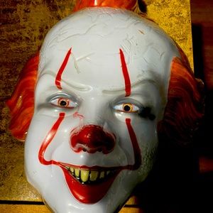 Penny wise adult mask